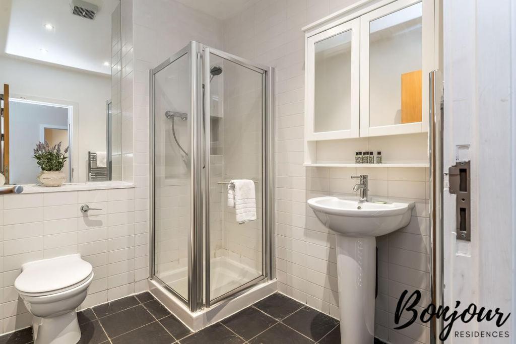 Spacious 2Br-1Ba - Grassmarket - Free Parking By Bonjour Residences Edinburgh Exterior photo